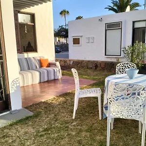 https://apartamento-con-jardn-y-piscina.in-canary-islands.com